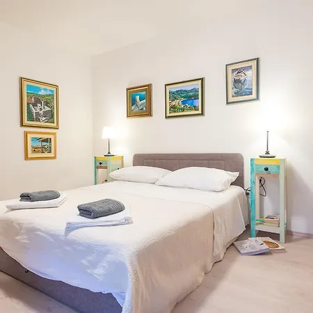 Apartment Amalia *